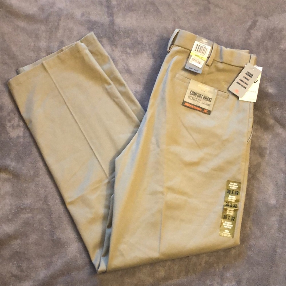 Dockers Comfort Khaki Relaxed Fit Flat Front Pants